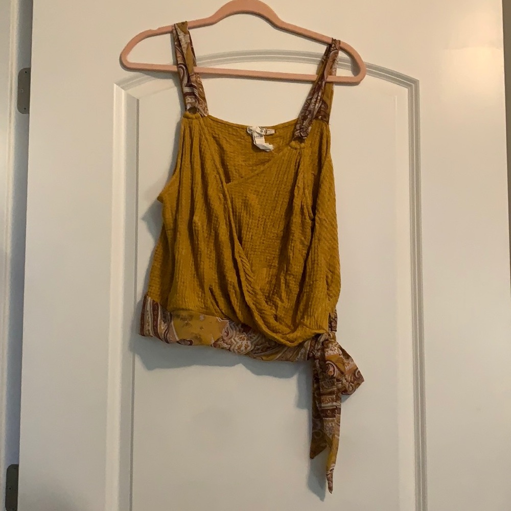 Size large waffle knit tank